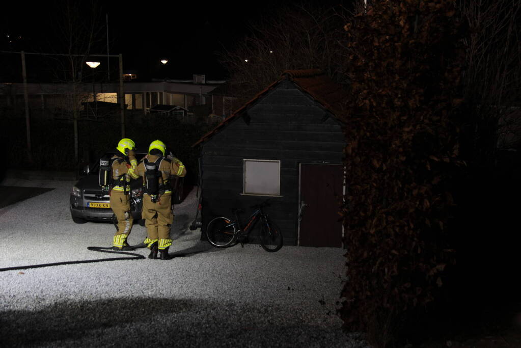 Brand in schuur met vuurwerk