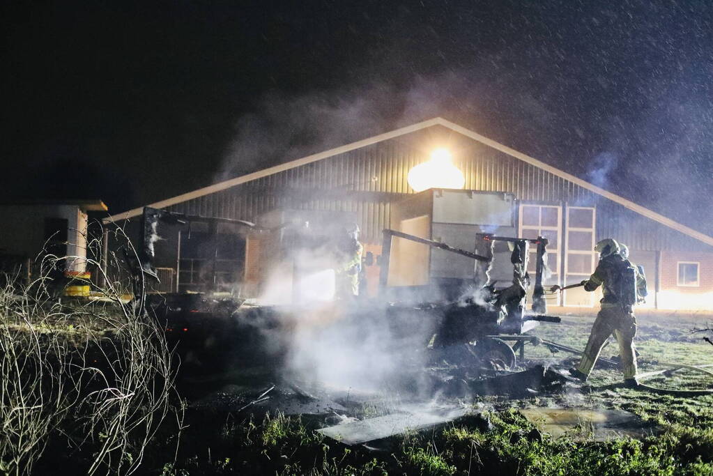 Aanhanger verwoest door brand