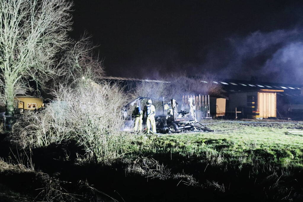 Aanhanger verwoest door brand