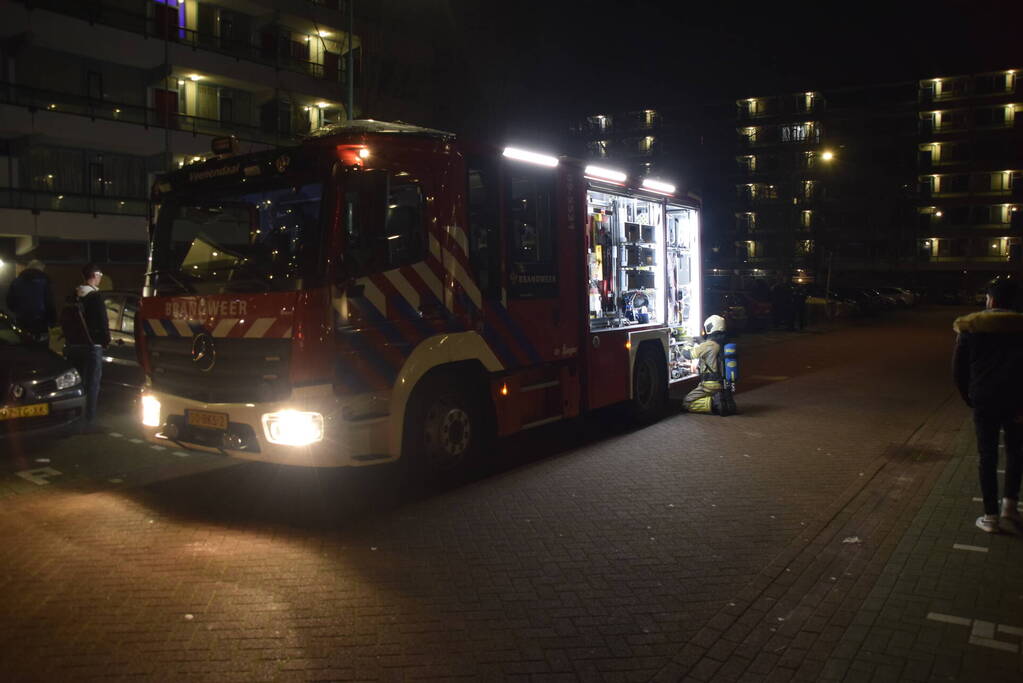 Brand op balkon door vuurwerk
