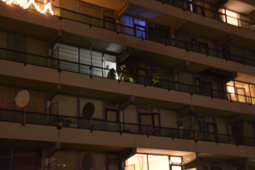 Brand op balkon door vuurwerk