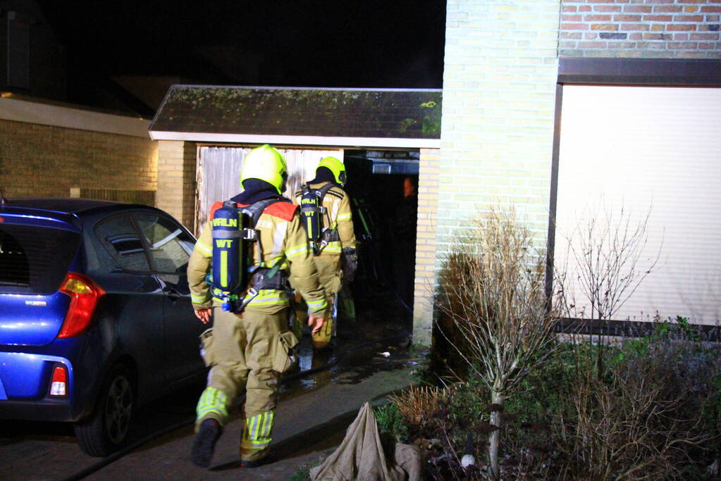 Veel schade na brand in garage