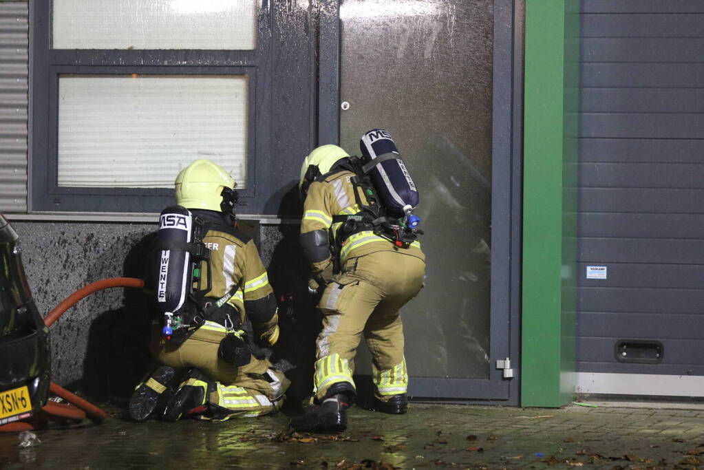Uitslaande brand in bedrijfspand