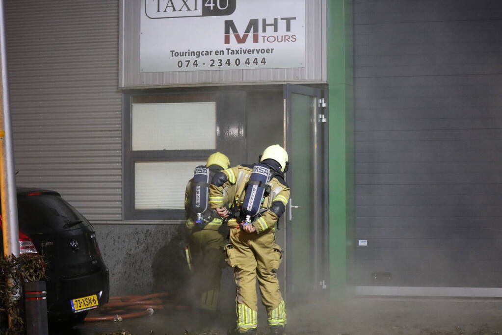 Uitslaande brand in bedrijfspand
