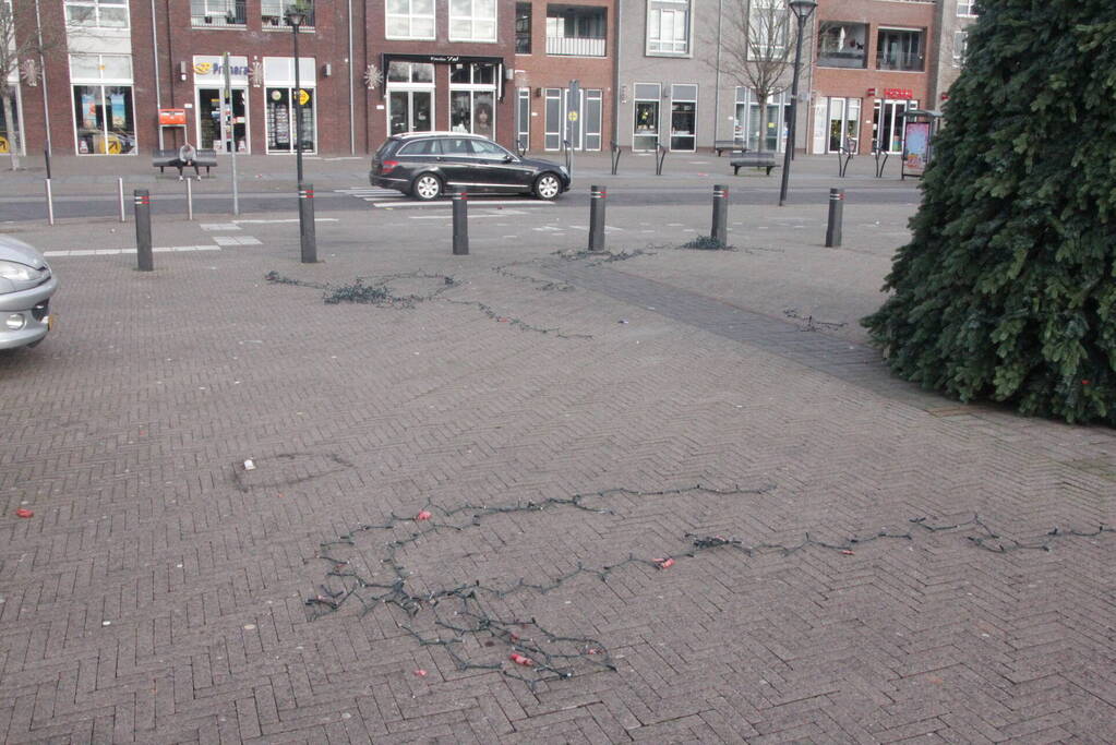 Grote gemeente kerstboom wederom vernield