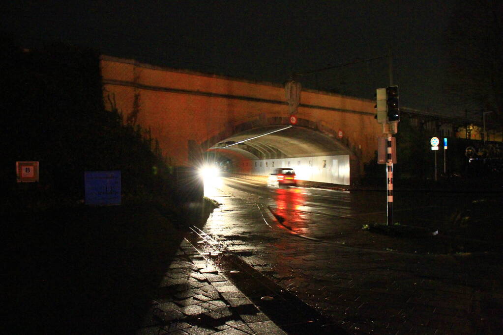 Huishoudens is het donker na stroomstoring
