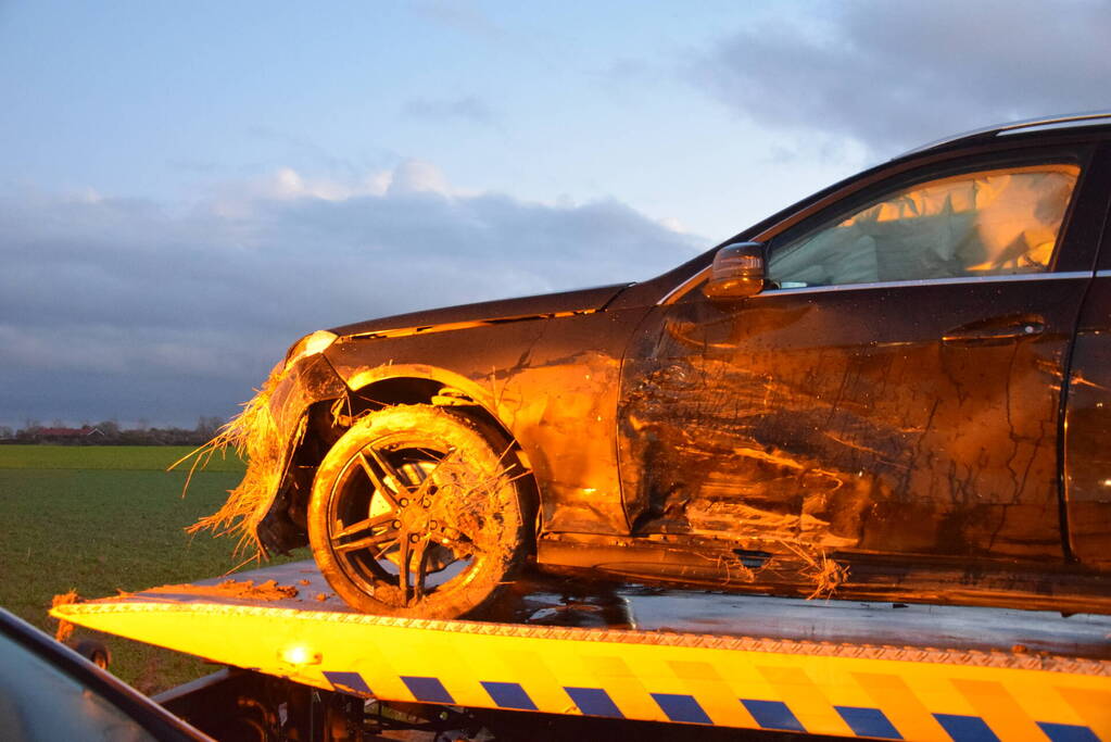 Twee auto's belande in droge sloot