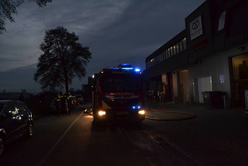 Bakkersbedrijf ontruimd door brand