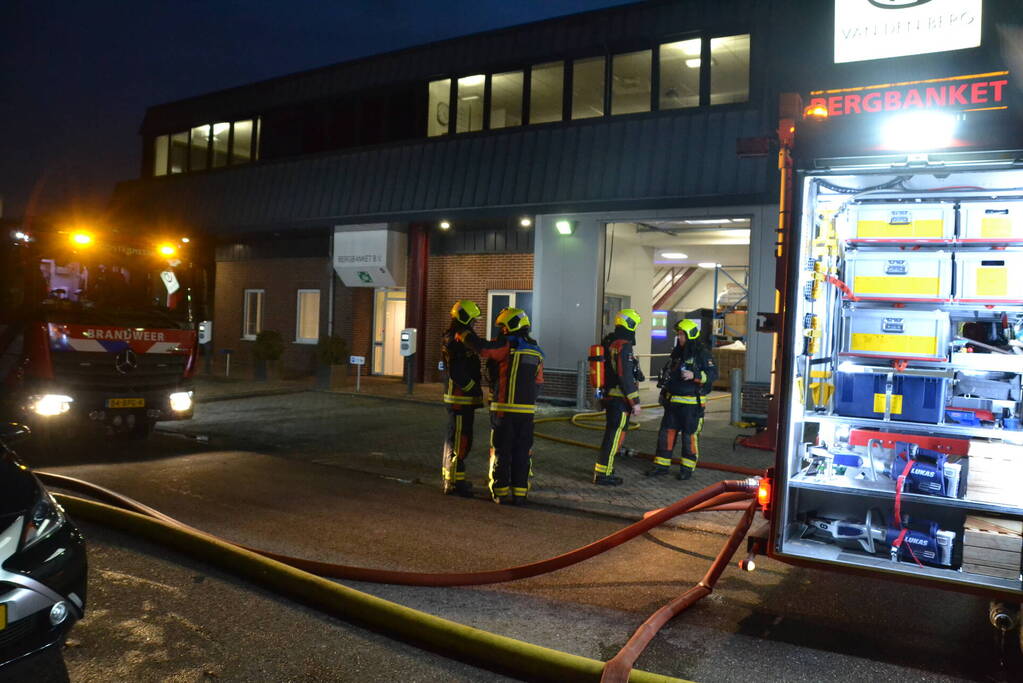 Bakkersbedrijf ontruimd door brand
