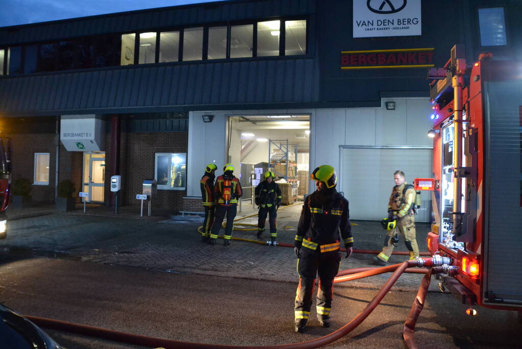 Bakkersbedrijf ontruimd door brand