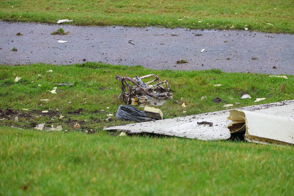 Grote ravage door geknakte windmolen