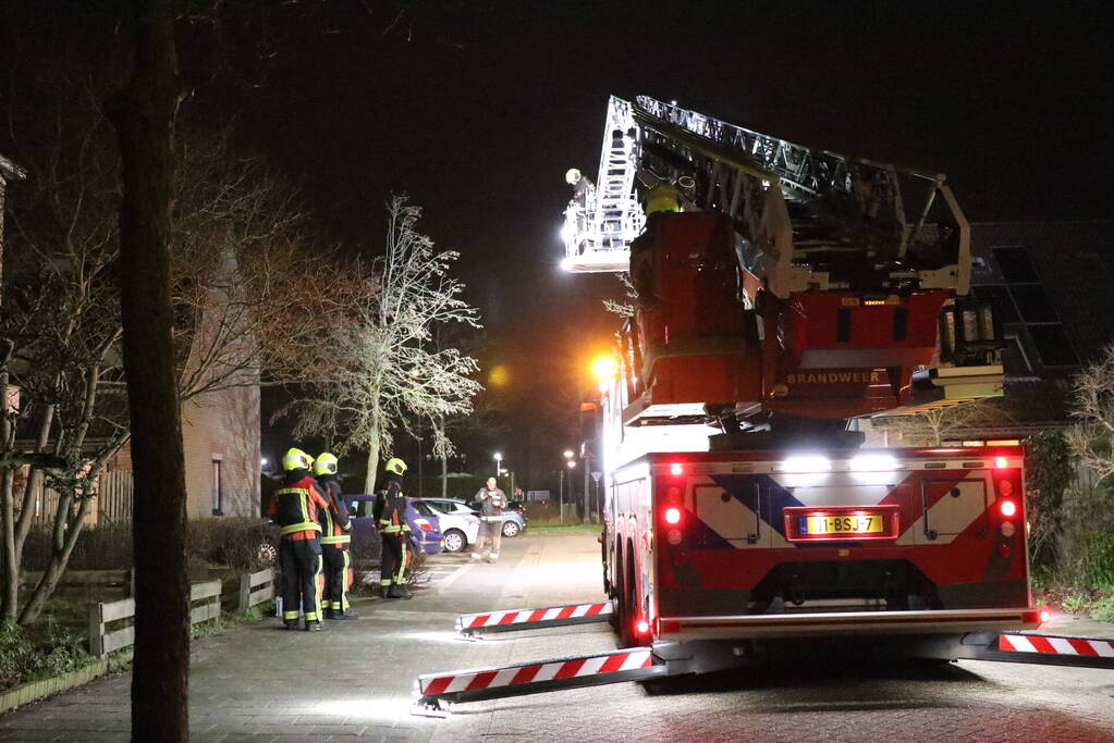 Deel van dakkapel hangt los