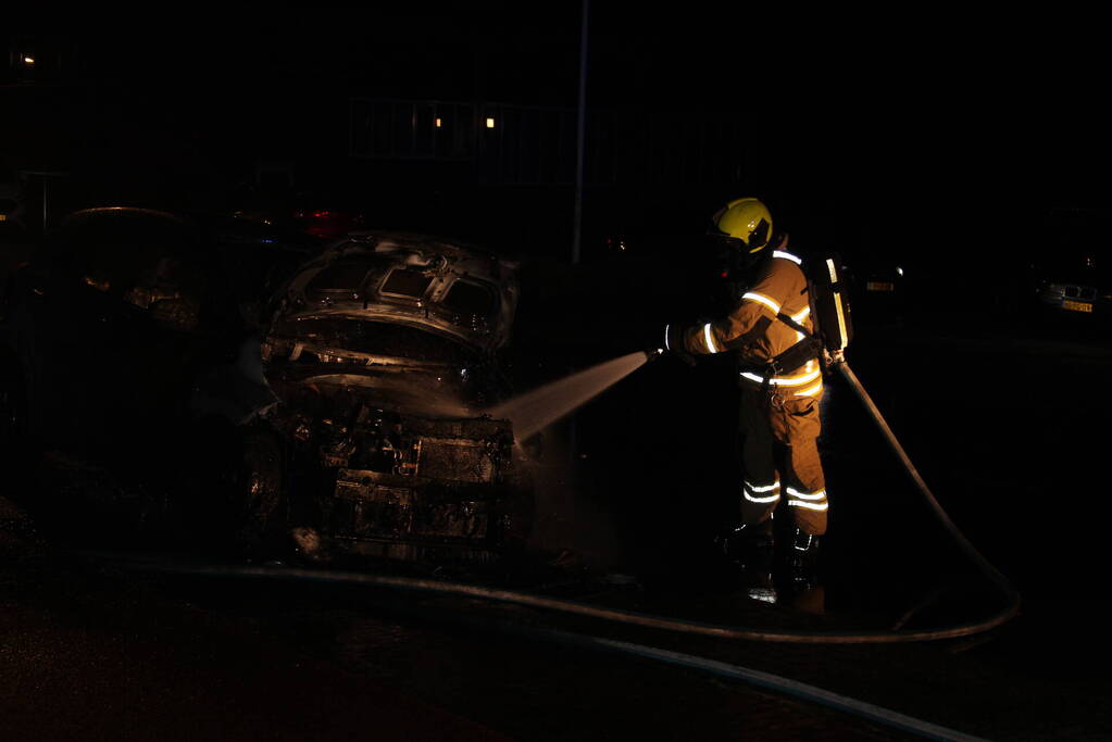 Autobrand mogelijk door vuurwerk