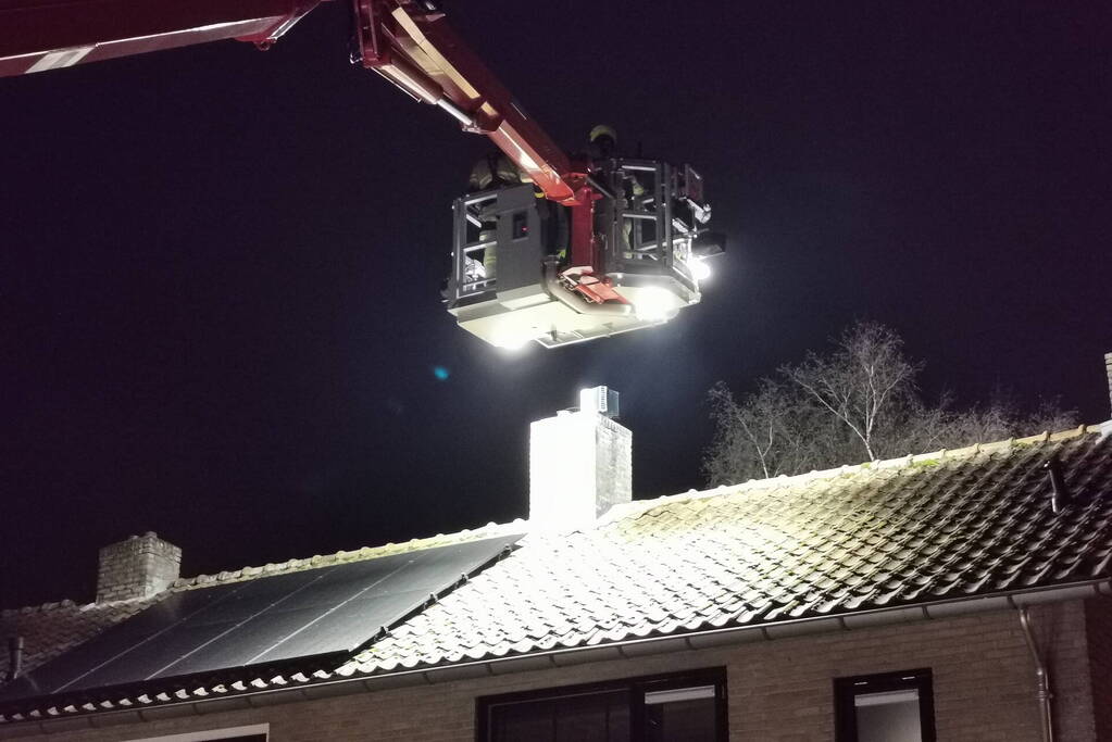 Brandweer heeft schoorsteenbrand snel onder controle