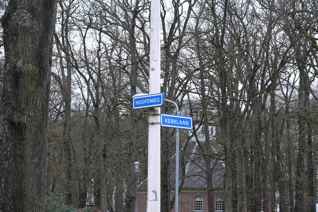 Flinke ravage bij botsing tussen drie voertuigen