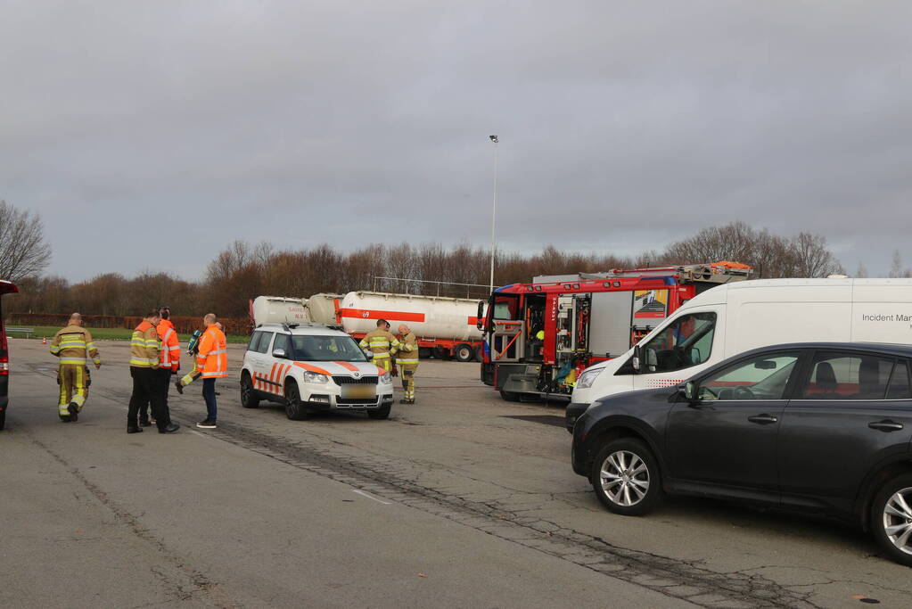 Drie tankers gedumpt op parkeerplaats