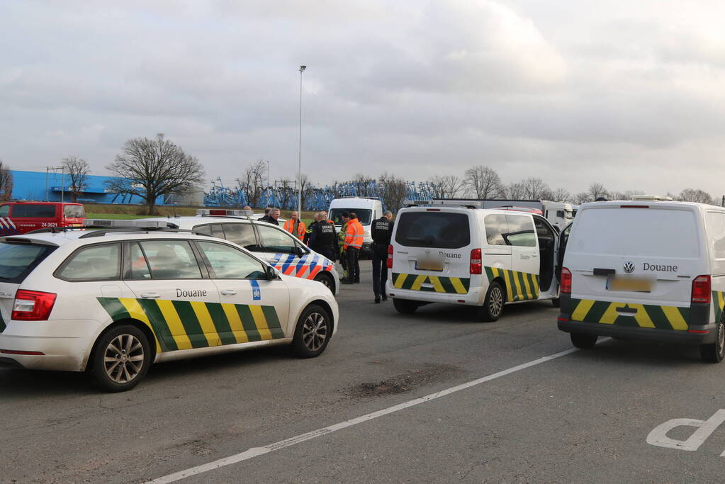 Drie tankers gedumpt op parkeerplaats