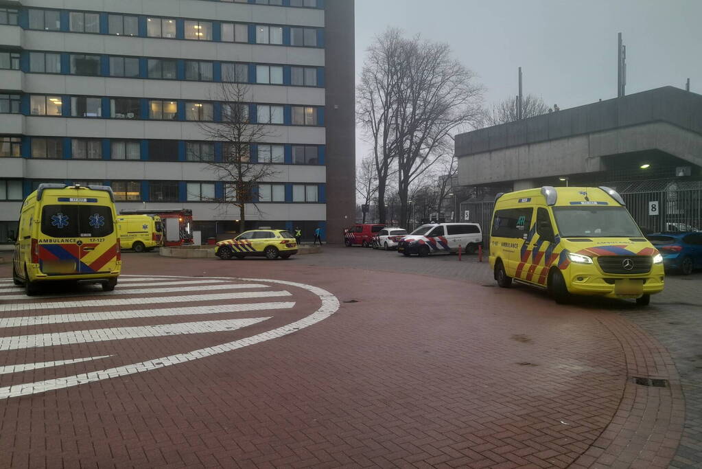 Monteur komt in aanraking met gevaarlijke stof in ziekenhuis