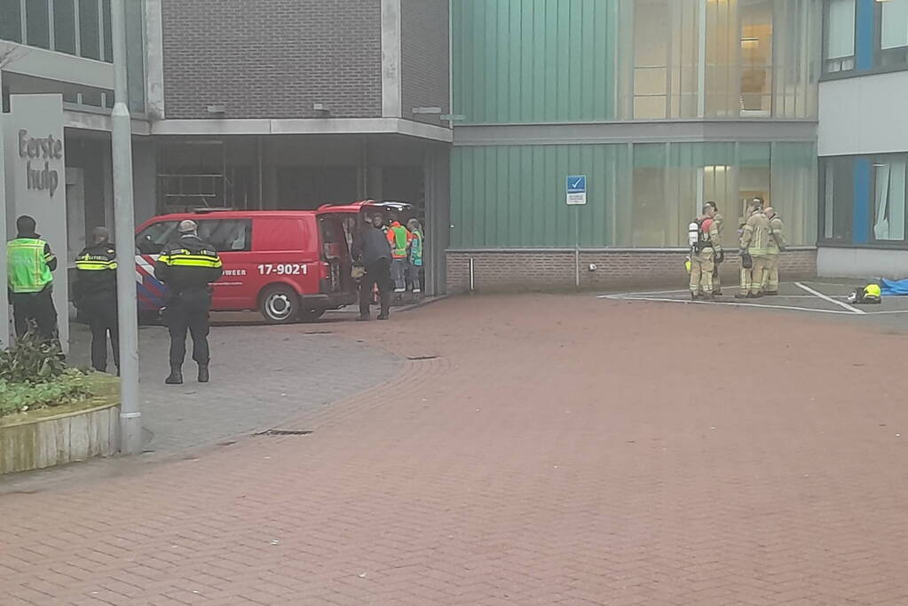 Monteur komt in aanraking met gevaarlijke stof in ziekenhuis