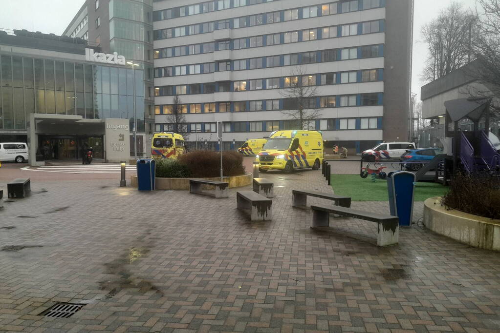 Monteur komt in aanraking met gevaarlijke stof in ziekenhuis