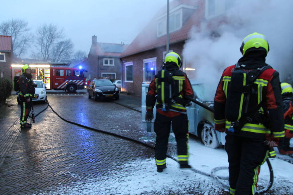 Auto brandt uit na blokje om