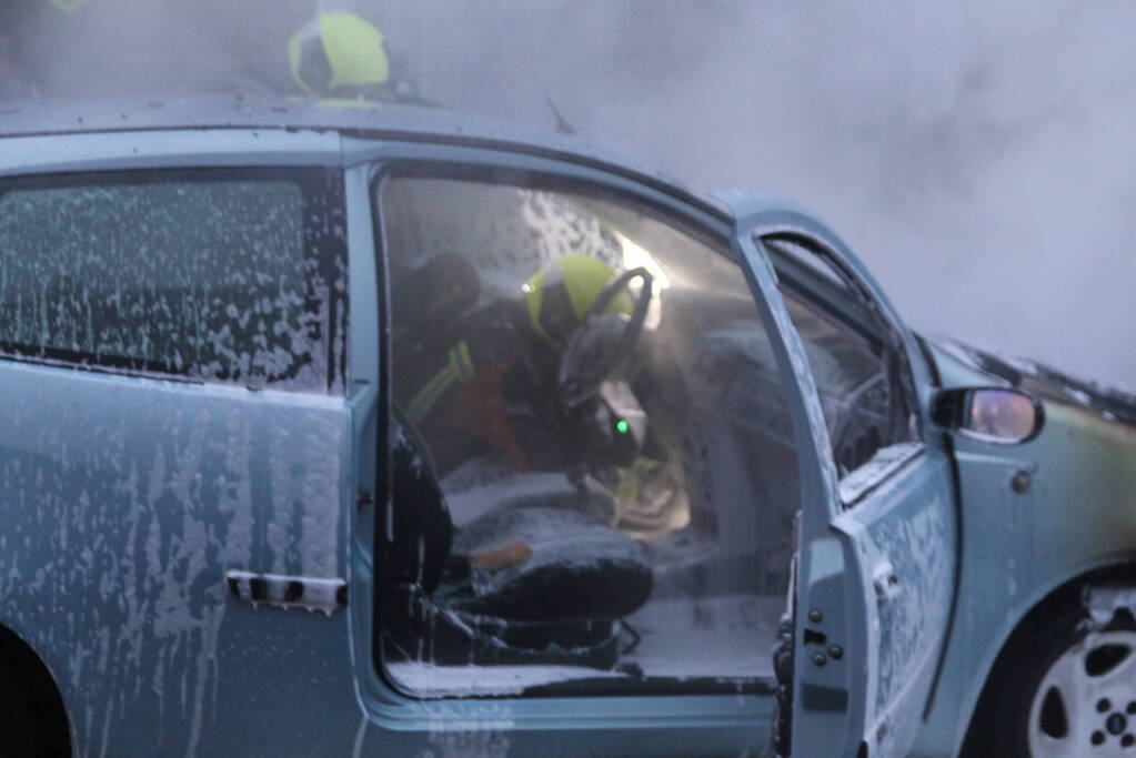 Auto brandt uit na blokje om