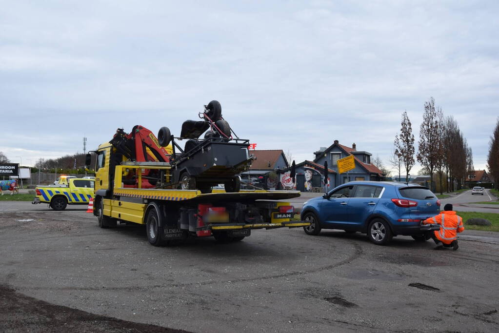 Vrouw gecontroleerd na kop-staart botsing