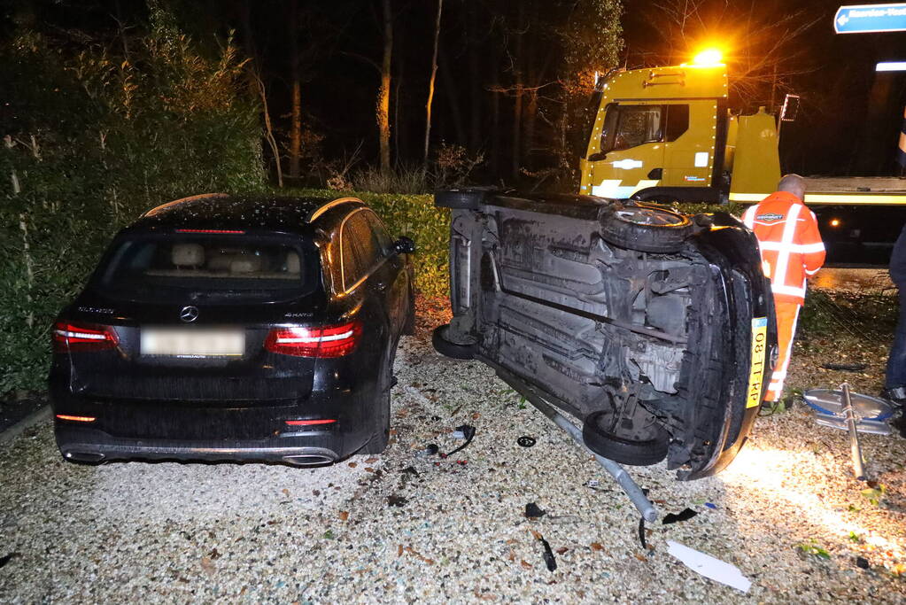 Sushi bezorger belandt in voortuin van woning