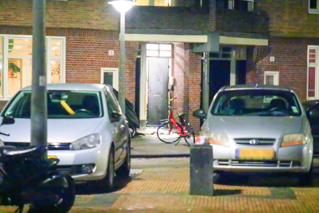 Flinke schade door explosie bij voordeur