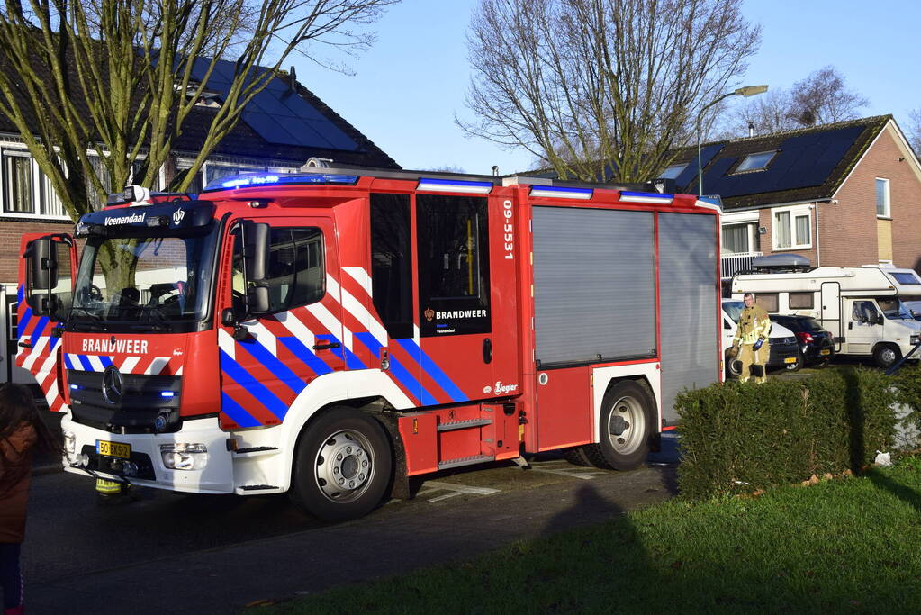 Gordijnen vatten vlam in woning