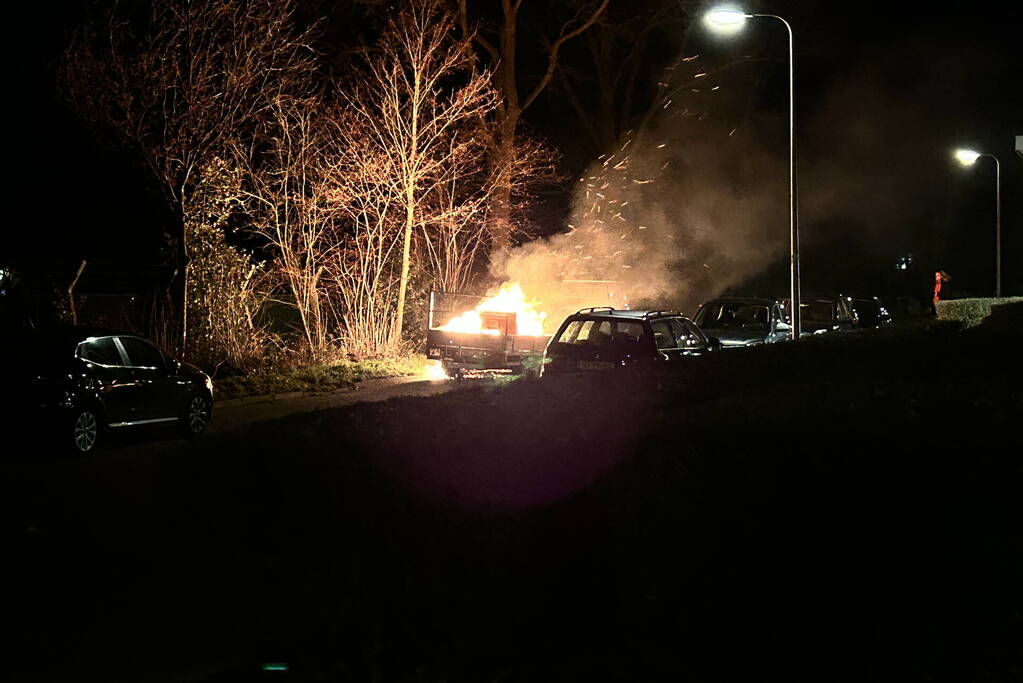 Aanhanger gaat in vlammen op