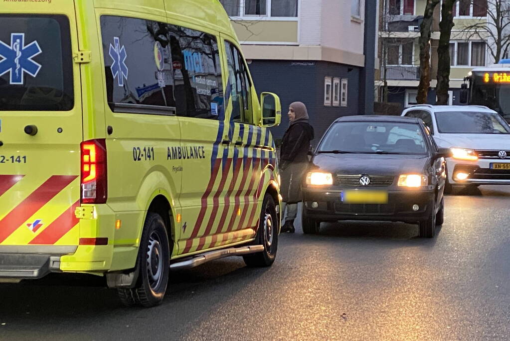 Fietser gewond bij botsing met personenwagen