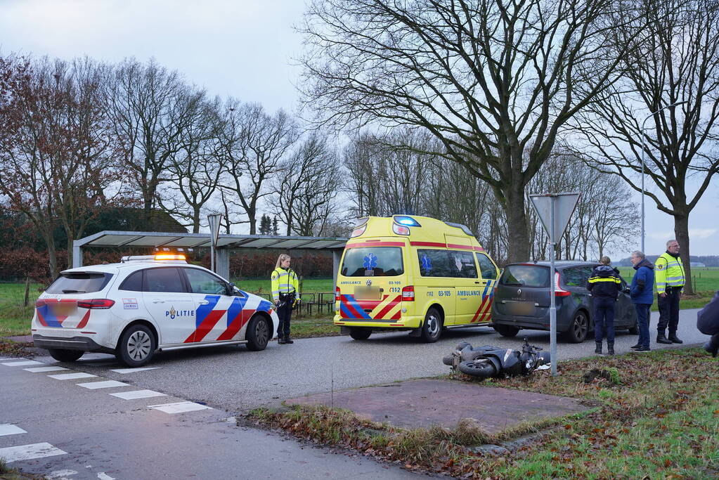 Scooterrijder gewond bij botsing met auto