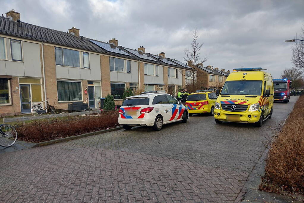 Veel hulpdiensten in de straat