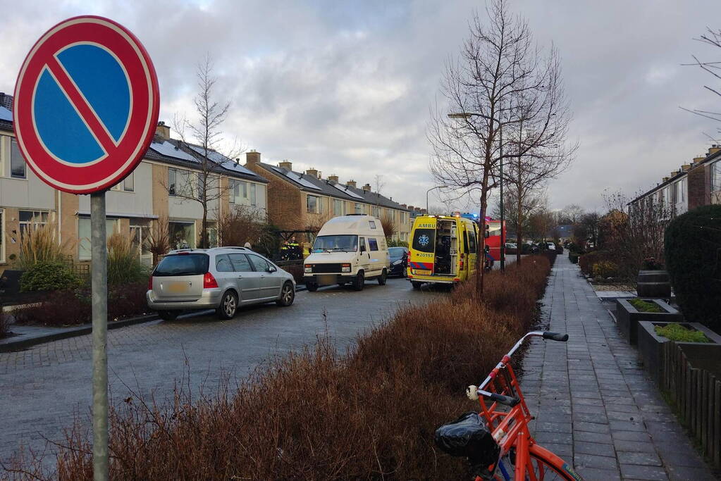 Veel hulpdiensten in de straat