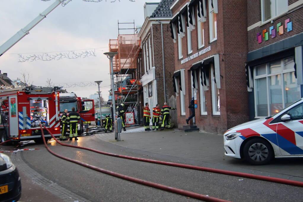 Flinke rook ontwikkeling bij uitslaande brand