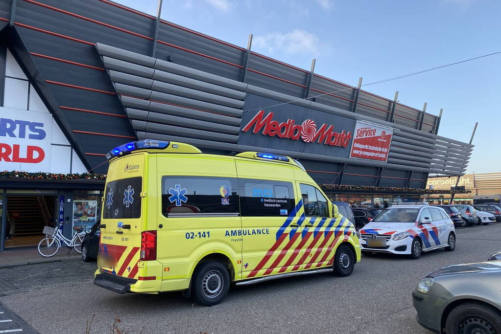 Persoon in scootmobiel aangereden