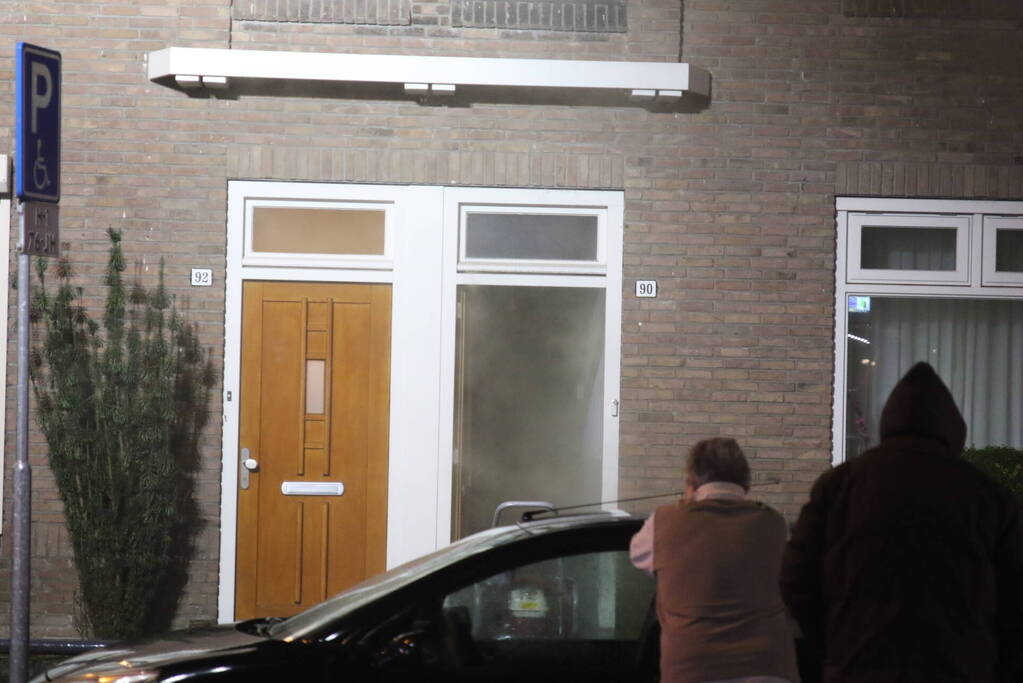 Veel rook bij woningbrand