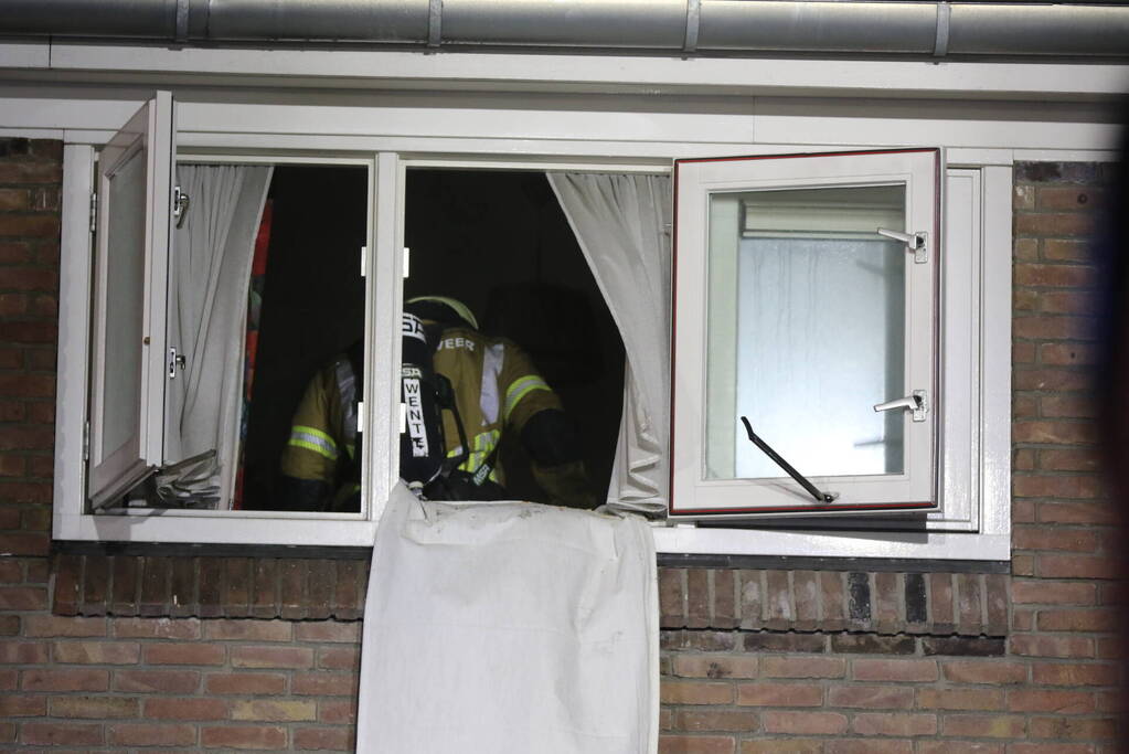 Veel rook bij woningbrand