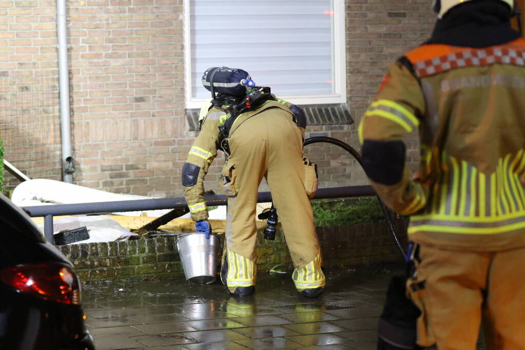 Veel rook bij woningbrand