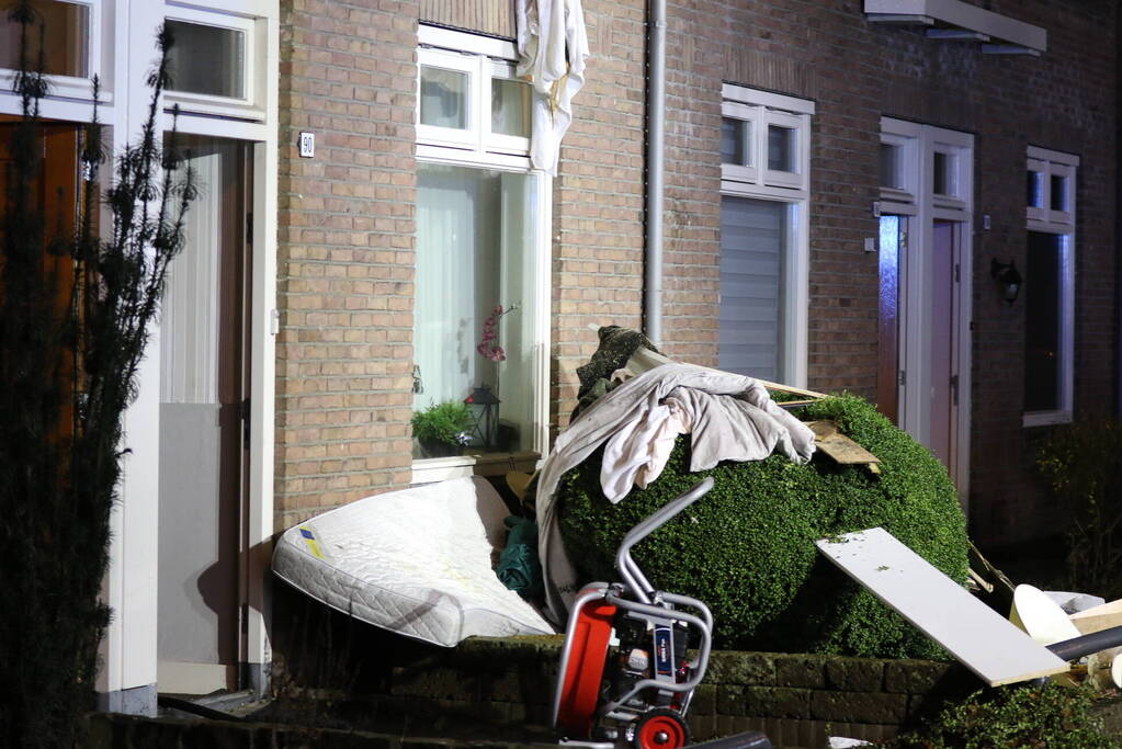 Veel rook bij woningbrand