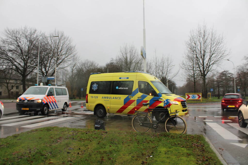 Automobilist ziet overstekende fietsster over het hoofd