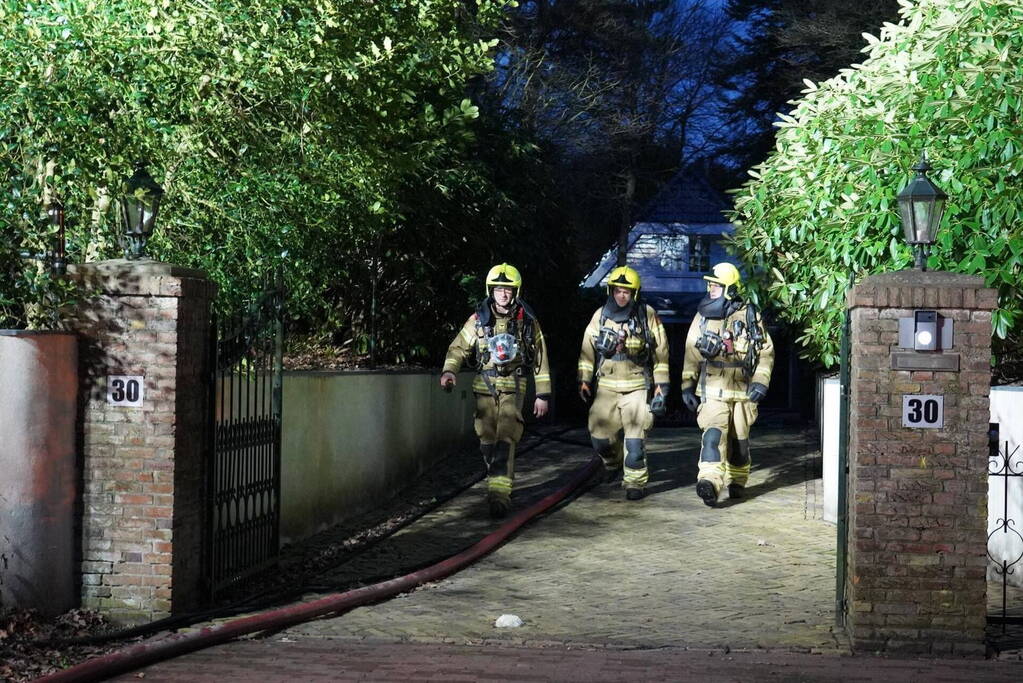 Veel rook bij brand in villa