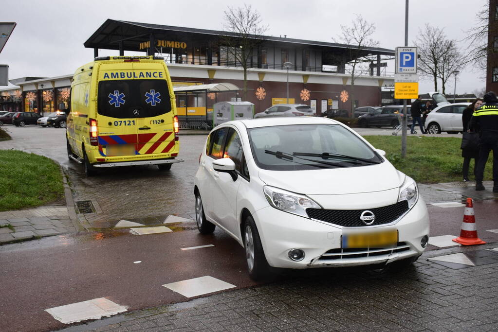Scooterrijder gewond bij botsing met auto