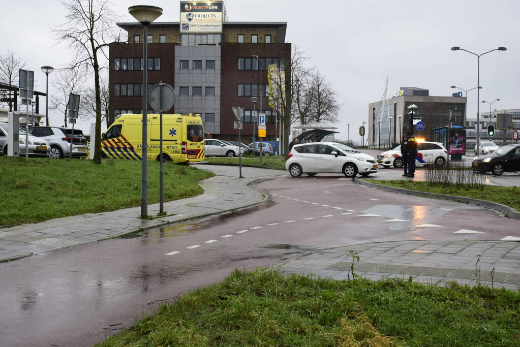 Scooterrijder gewond bij botsing met auto