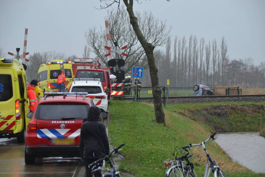 Twee personen ernstig gewond bij eenzijdig ongeval