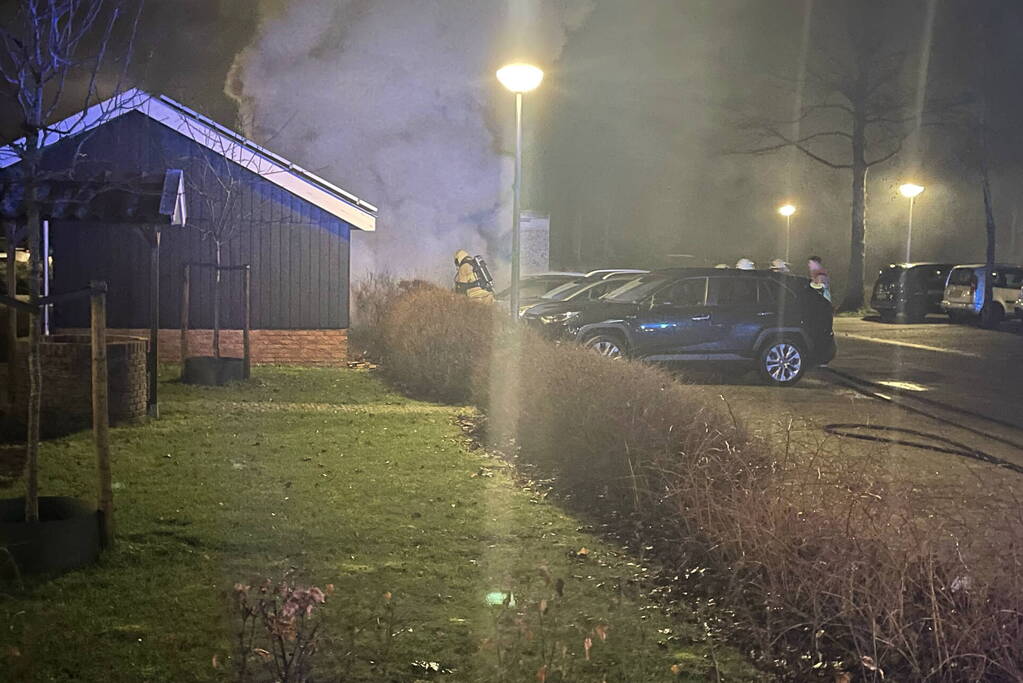 Veel rookontwikkeling bij autobrand