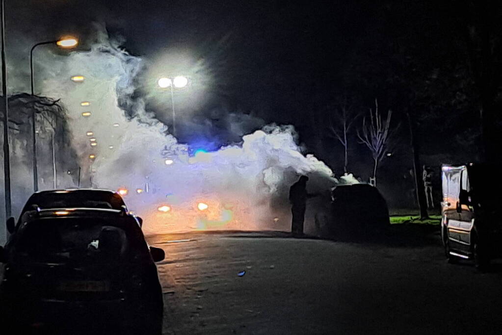 Auto gaat in vlammen op