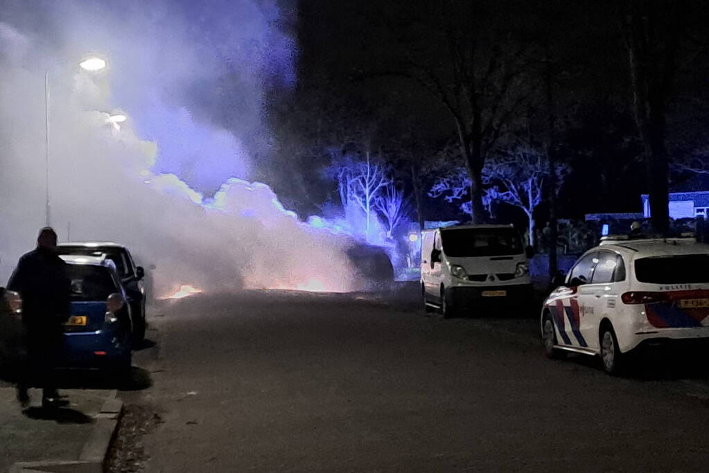 Auto gaat in vlammen op