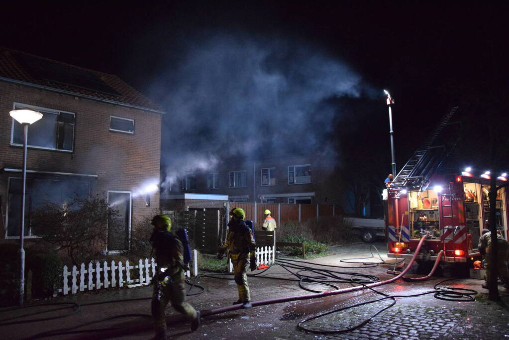Uitslaande brand in woning waar eerder vrouw werd overgoten met zuur